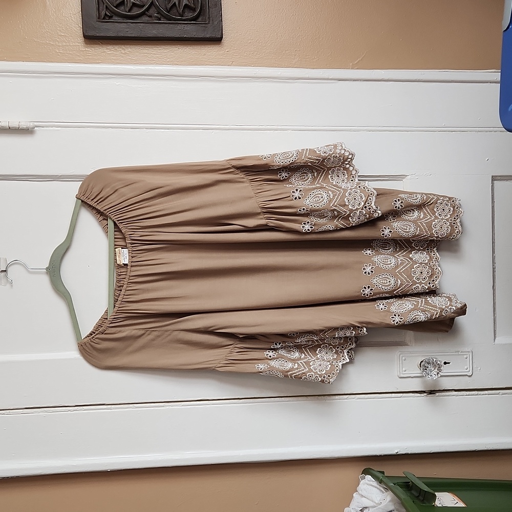 SWEET MAGNOLIA BLOUSE SIZE XL